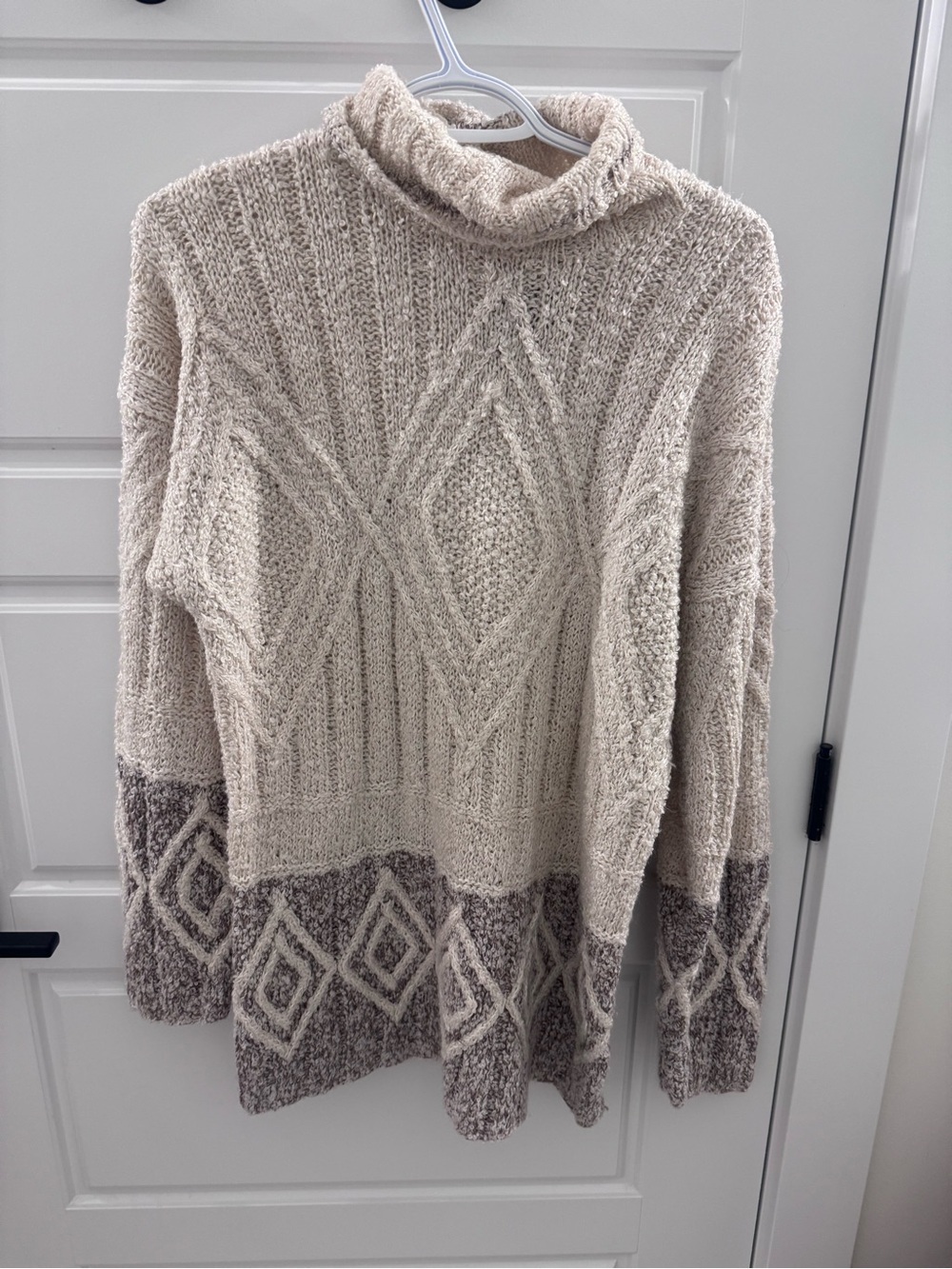CURIO Chunky Turtleneck Sweater | Cozy Neutral Knit | Size Small